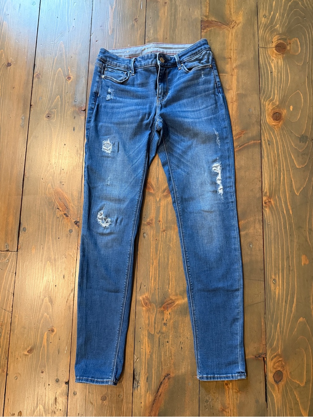 WHBM White House Black Market Distressed Skinny Jeans 0